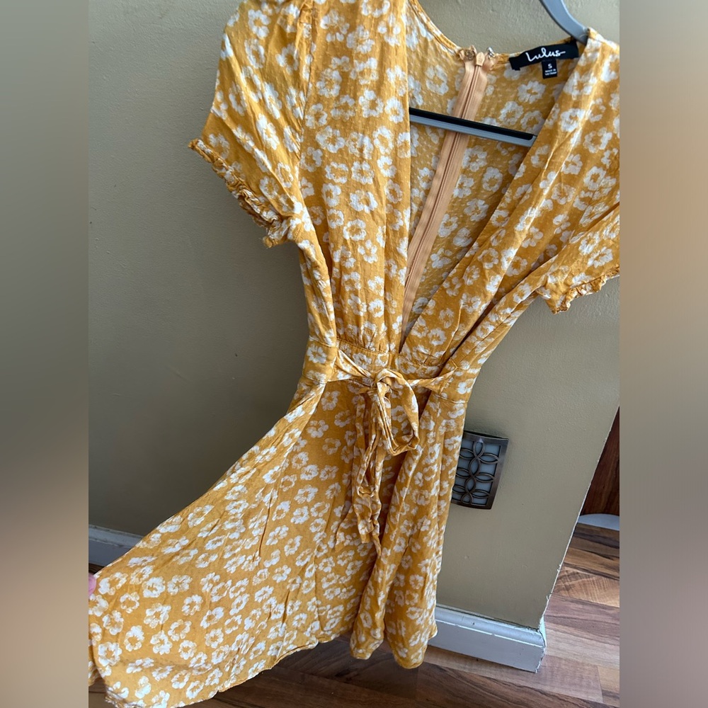 Dress - Picture 2 of 4